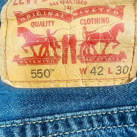 Levi’s 550 Jeans Men's Size 42x30 Relaxed Fit Blue Medium Wash Denim Pockets - Picture 3 of 3
